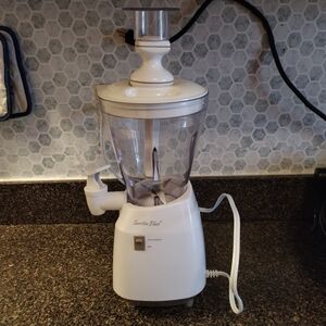 Smoothie Juicer / Blender 32oz 350 Watt pre owned Ice Crushing mixer